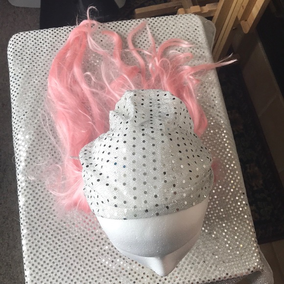 Pink Wig with Attached Glitter Bandana - Picture 5 of 6